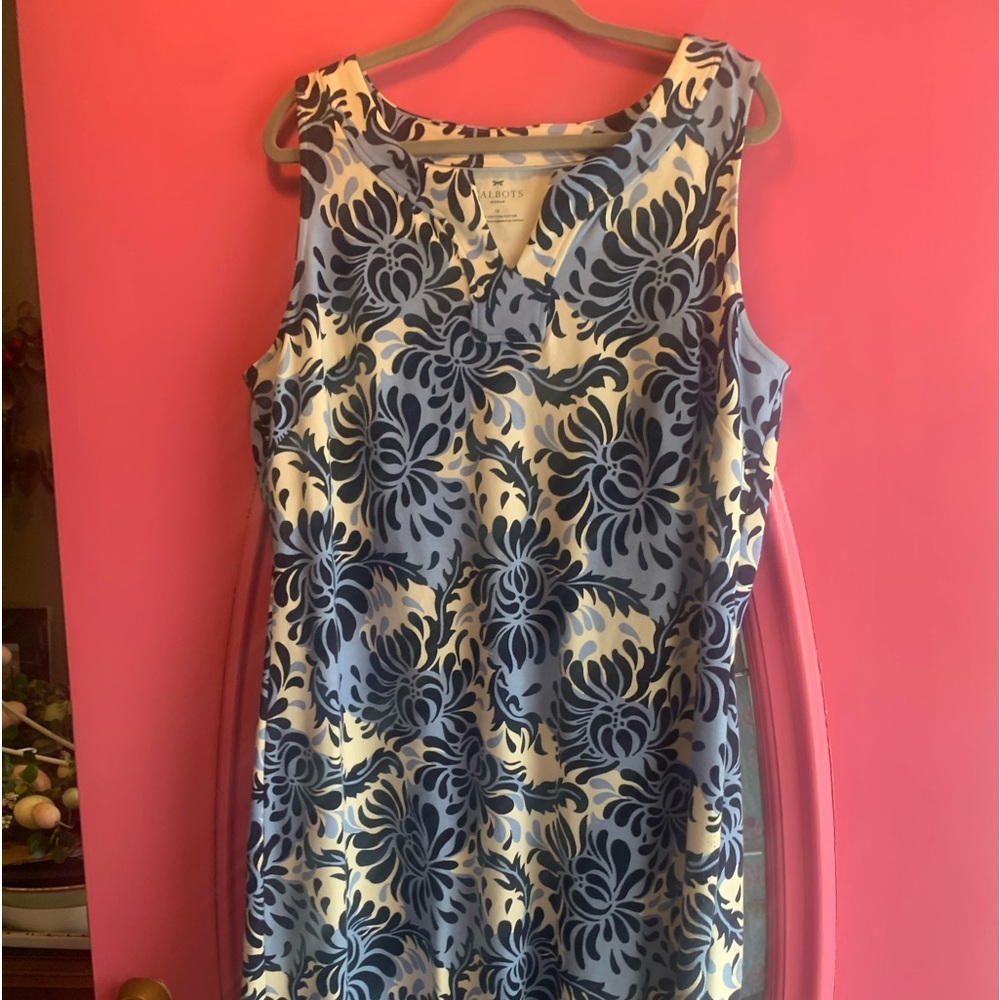 Talbots Sz 1x Blue dress
Kentucky Derby !!